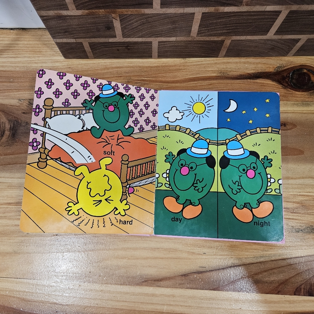 Source Unknown Mr. Men and Little Miss Book Set - Pink, Yellow, Green, Blue - Picture 2 of 10